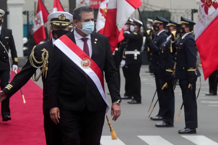 Caos en Perú tras echar a otro Presidente