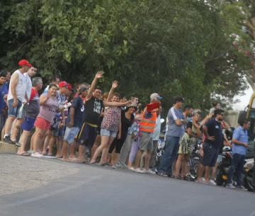 La gente aportó su calor y color en Pocito