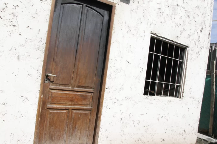 Un incendio destruyó una casa con paredes de yeso y todas las cosas que había adentro