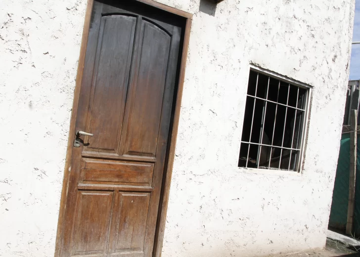 Un incendio destruyó una casa con paredes de yeso y todas las cosas que había adentro