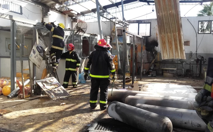 Murió uno de los operarios quemados en la gran explosión de un taller de GNC