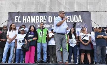 Protestas de organizaciones sociales en la Plaza Congreso