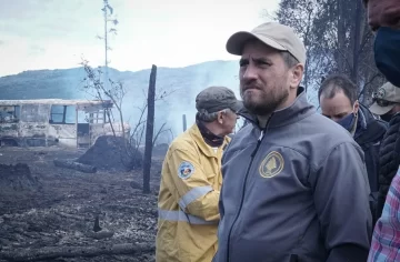 El fuego azota el sur del país: mató a un peón rural