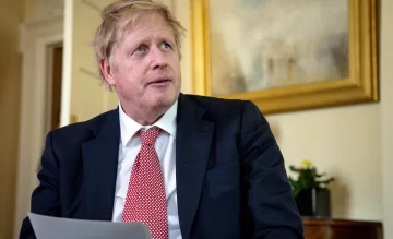 Le dieron el alta a Boris Johnson