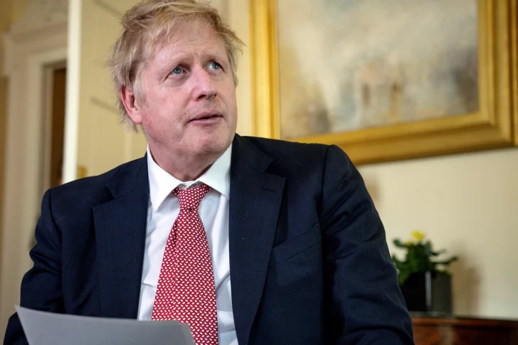 Le dieron el alta a Boris Johnson