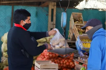 Por el Covid y lo estacional, fluctúan los precios de las frutas y verduras