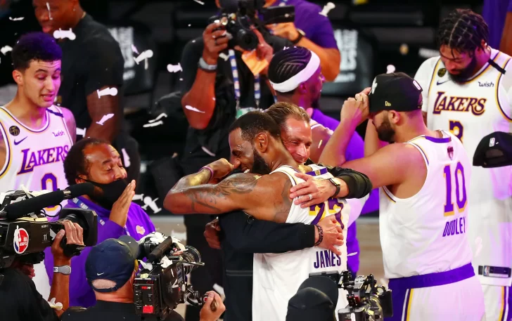 Lakers y Le Bron, campeones