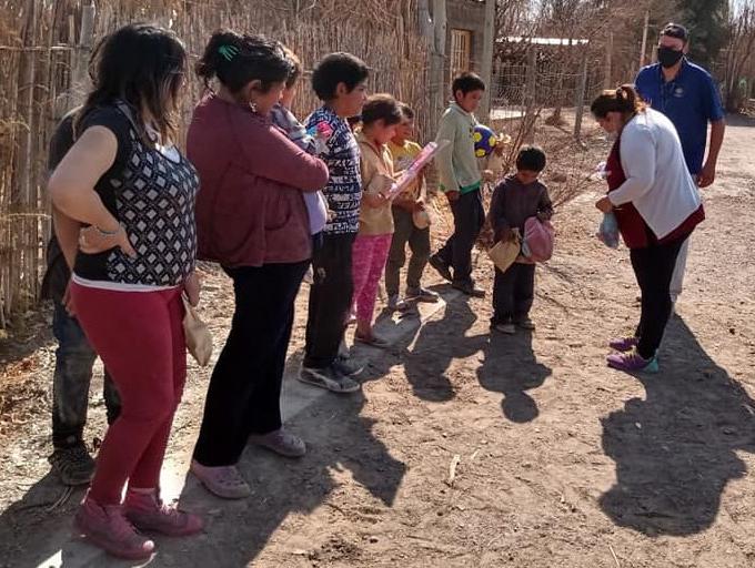 Por la crisis, las campañas navideñas se adelantaron, haciendo foco en la comida