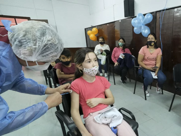 Llegaron 16.200 dosis de Pfizer y desde el lunes vacunarán a niños de 5 a 11 años