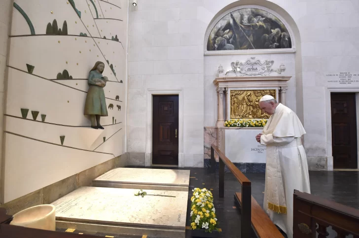 En Portugal, el Papa proclamó santos a los pastorcitos que vieron a la Virgen