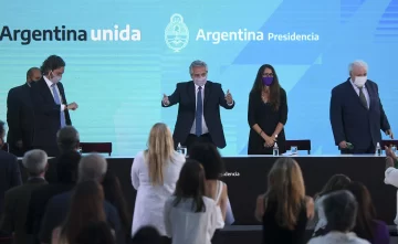 Alberto promulgó la ley del aborto y habló de “una sociedad un poco más igualitaria”