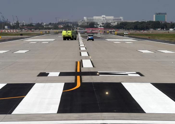 Desde hoy Aeroparque vuelve a operar con su pista más amplia