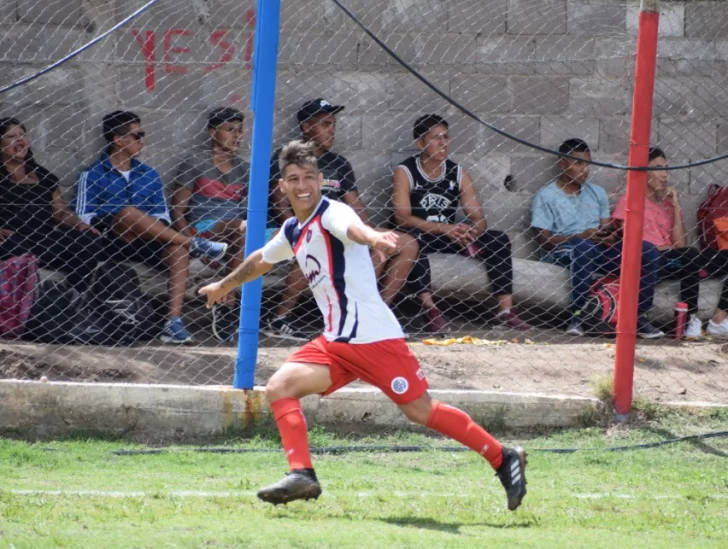 San Lorenzo de Ullum sigue imbatible y lidera