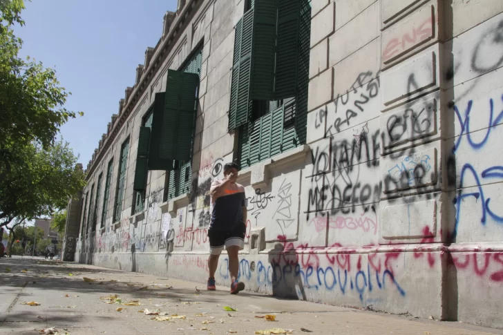 Vandalismo en la Normal: de 4 mujeres identificadas, aún no pueden hallar a 3