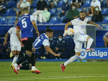 El Real Madrid goleó en el estreno