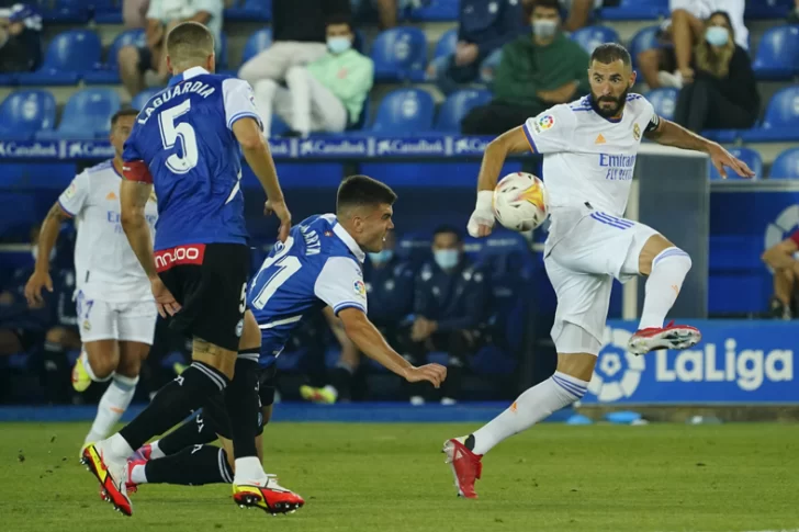 El Real Madrid goleó en el estreno