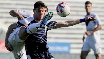 Gimnasia se alejó de la punta