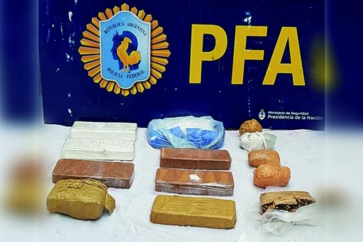 Cayó con cocaína y tres armas