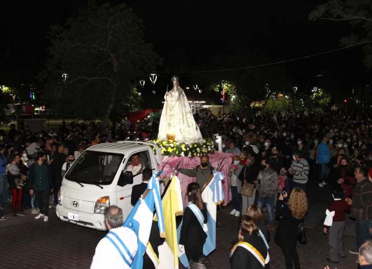 Con un recital de música cristiana y un Belén Viviente, venerarán a la Virgen