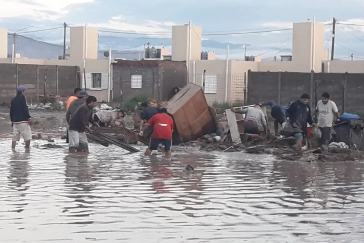 Más de doscientas personas afectadas por las lluvias sorpresivas de la madrugada