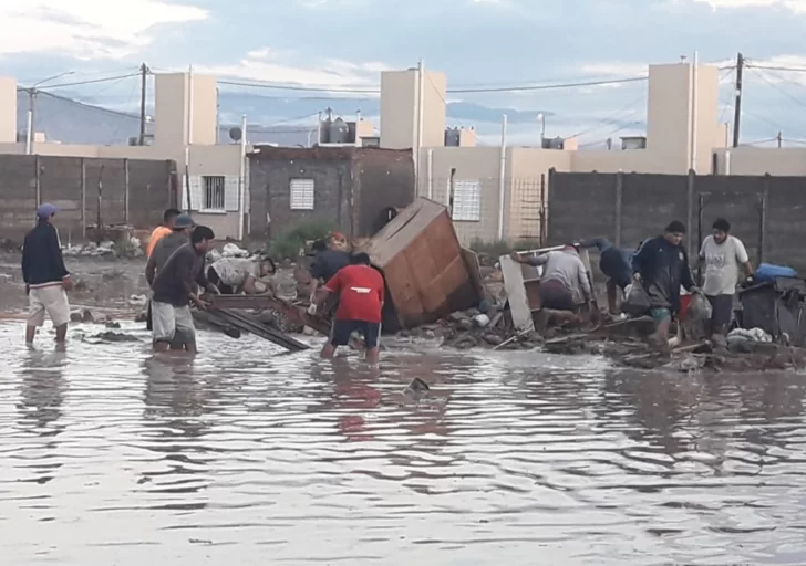 Más de doscientas personas afectadas por las lluvias sorpresivas de la madrugada