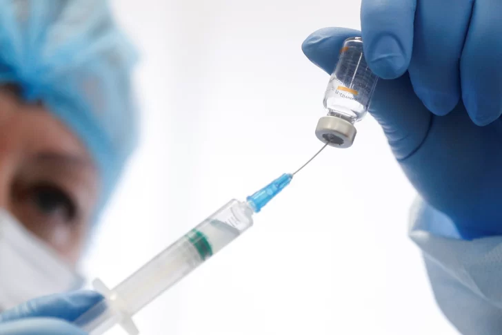Empiezan a vacunar contra el Covid a personas de 18 a 59 años con comorbilidades: los detalles