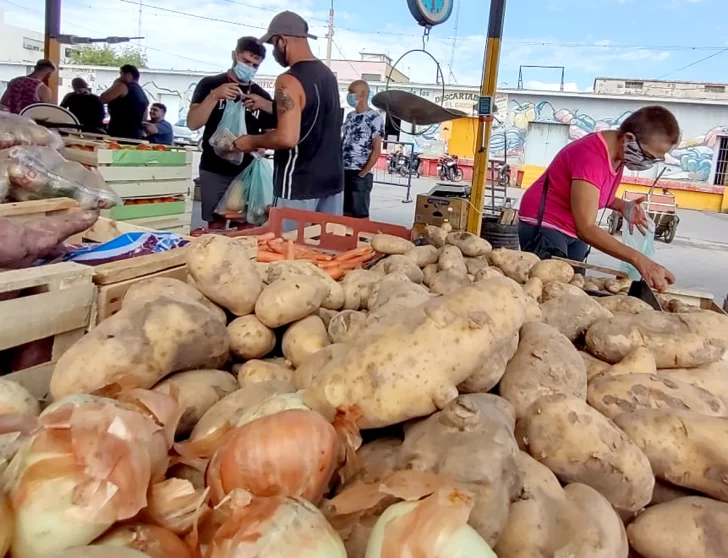 Tras la canasta oficial de Pascuas, suman un plan con frutas y verduras