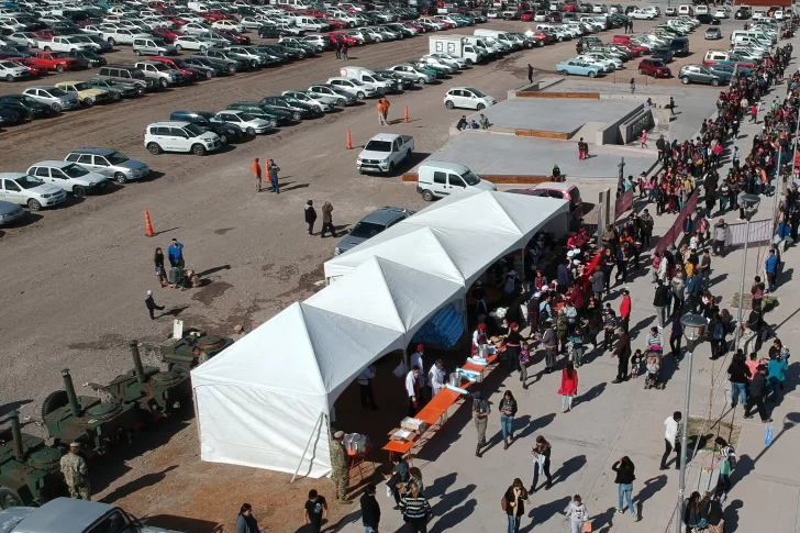 Además del desfile, habrá festejo patrio en el Costanera