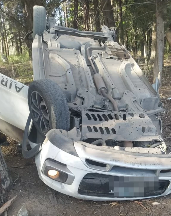 Futbolista, al hospital por volcar en Ruta 40