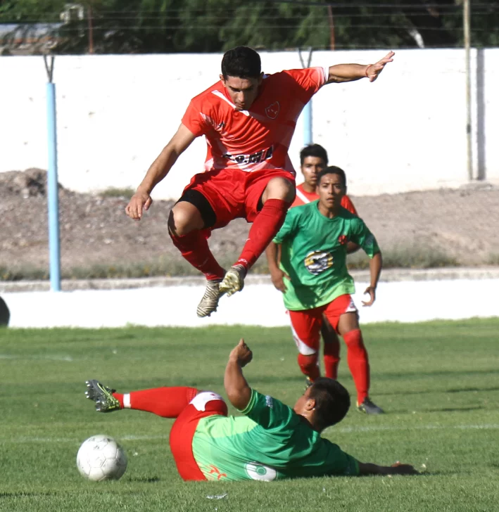 Instituto La Laja festejó ante el Atlético Pampa