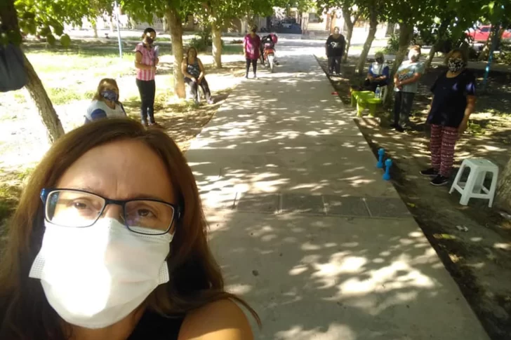 Un centro de salud que abrió sus puertas para que los pacientes hagan gimnasia