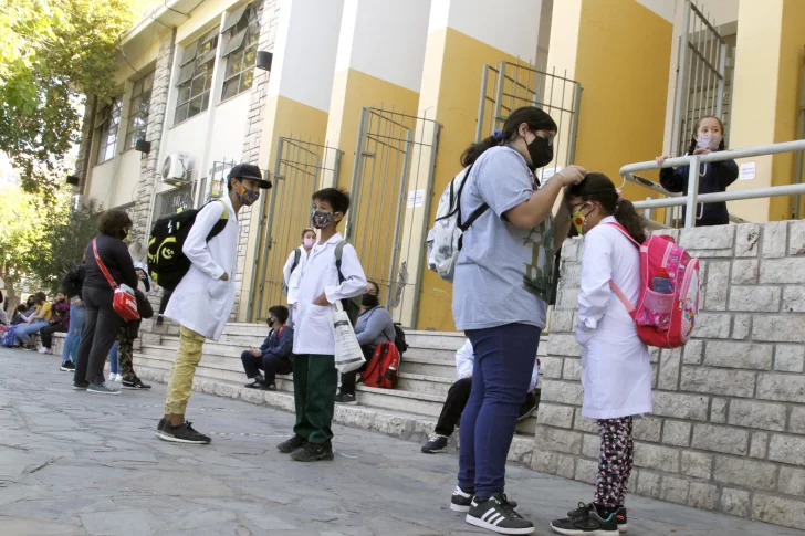 Tapaboca: Mendoza libera el uso dentro del aula, pero acá dicen que no es conveniente