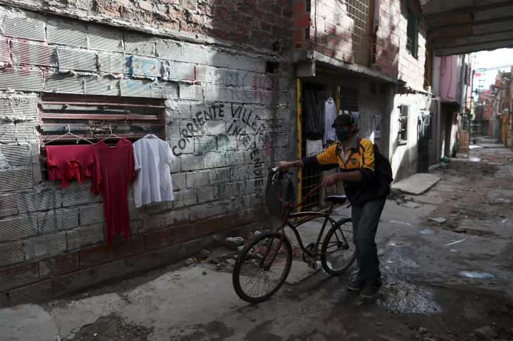 Buscarán casa por casa los casos sospechosos en barrios populares