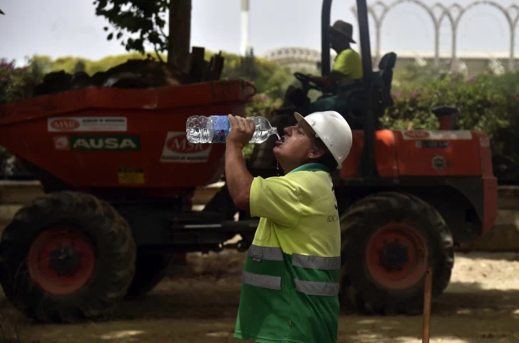 Fuerte ola de calor sigue castigando a Europa: 3 mil evacuados en España