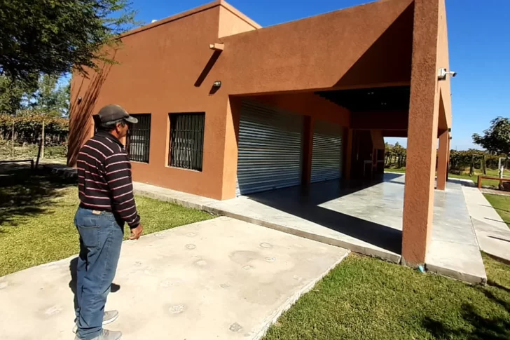 Encañonan a grandes y chicos en un festejo de bautismo, pero se alzan con magro botín