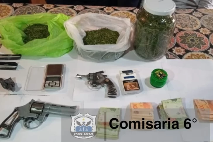 Un narco cayó con dos armas, $54.000 y drogas