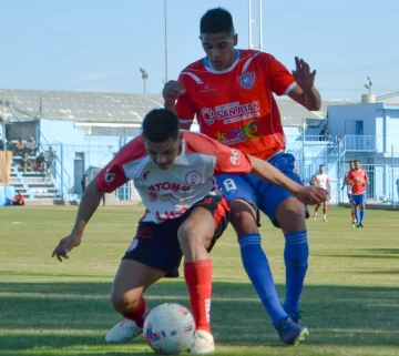 Peñarol hizo negocio en Huracán Las Heras