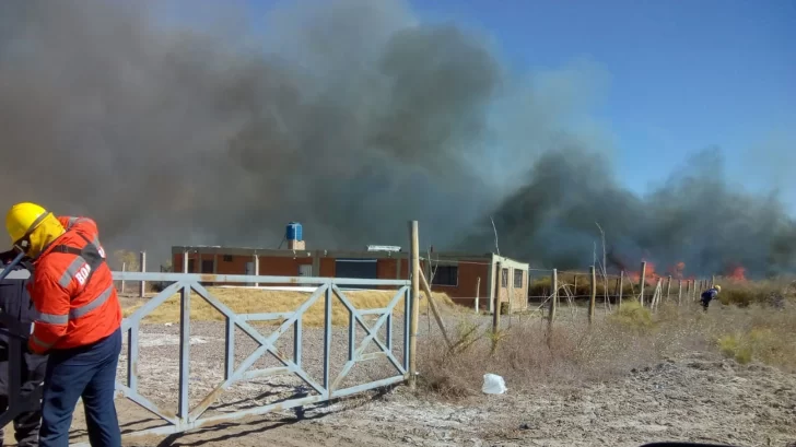 El viento Zonda dejó como saldo más de 30 incendios y 6 personas heridas