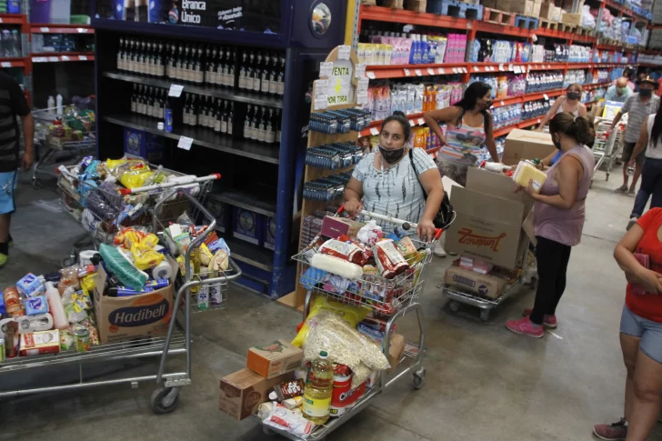 Desde mañana, supermercados amplían horarios para facilitar las compras