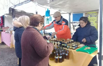 Una feria de artesanos que logró revivir las costumbres del pueblo y generar turismo