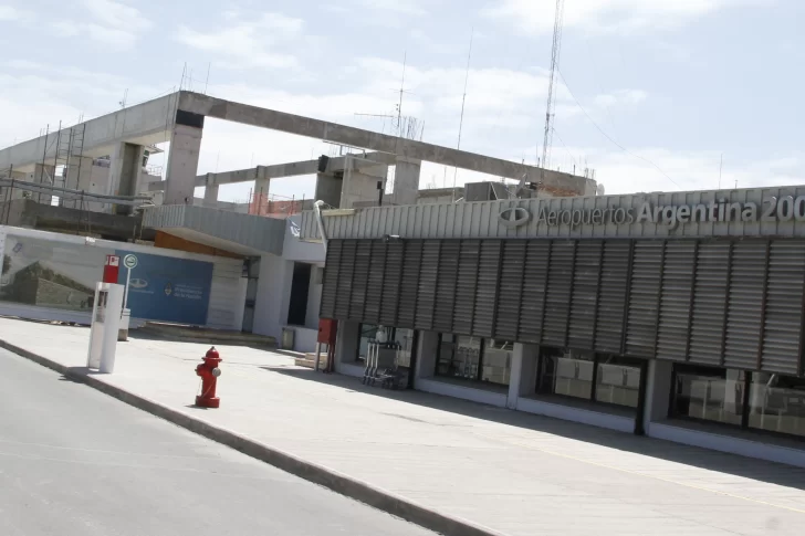 Luego de dos parates, se reactiva la remodelación del aeropuerto y queda un 82%