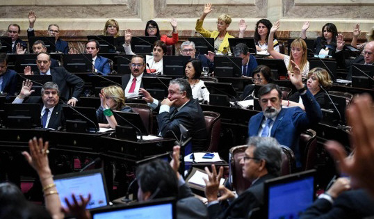 OK del Senado a doce embajadores