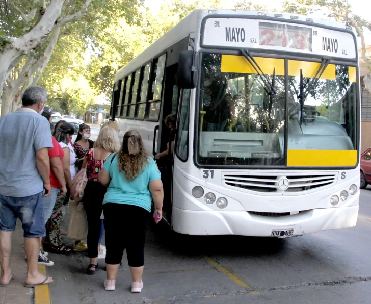 En el Gobierno provincial hacen gestiones para garantizar el servicio de los colectivos