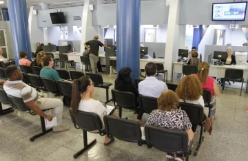 Aseguran que no recortarán partidas para congelar la tarifa del agua