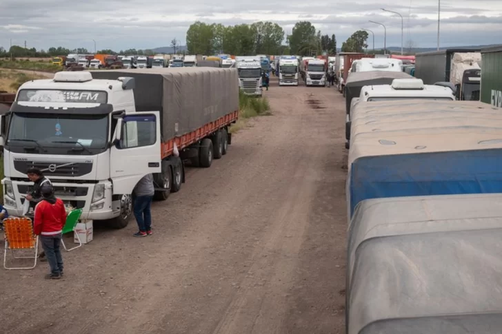 Por conflicto fronterizo, las exportaciones locales a Chile llevan una semana frenadas