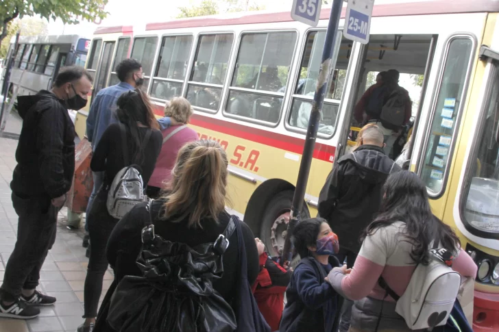 Por 200 choferes aislados empresarios dicen que no pueden subir frecuencias