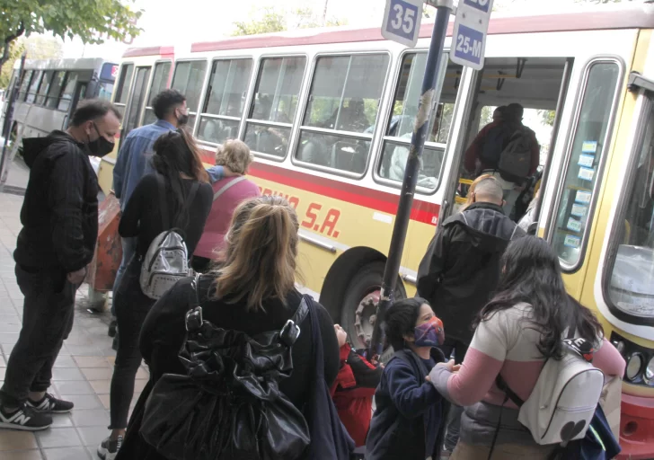 Por 200 choferes aislados empresarios dicen que no pueden subir frecuencias