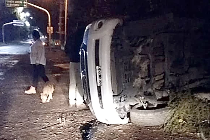 Al menos un herido al volcar