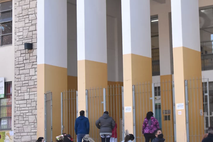 Educación sale a buscar casa por casa a los alumnos desvinculados de la escuela