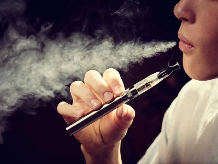 Vapeo en los adolescentes: dicen que cerca del 8% consume cigarrillos electrónicos